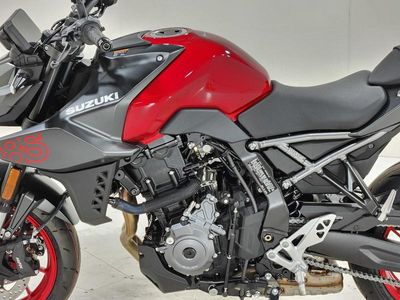 2026 Suzuki GSX-8S - Photo 10
