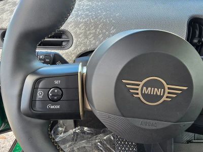 2025 MINI Hardtop 2 Door — photo 18 view