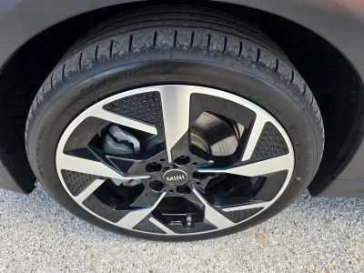 2025 MINI Hardtop 2 Door — photo 9 view