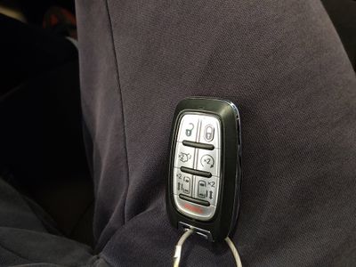2023 Chrysler Voyager - Photo 15
