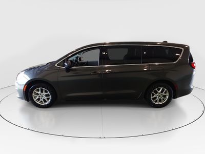 2023 Chrysler Voyager - Photo 4