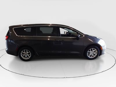 2023 Chrysler Voyager - Photo 8