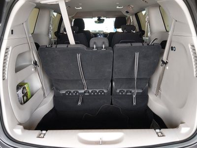 2023 Chrysler Voyager - Photo 11