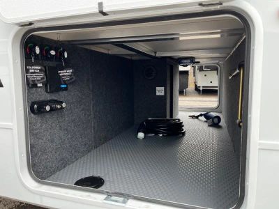 2026 Brinkley Model I - Photo 33