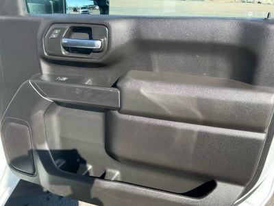 2024 Chevrolet Silverado 3500HD CC — photo 21 view