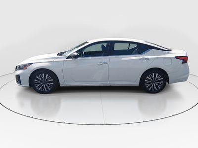 2025 Nissan Altima - Photo 4