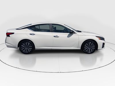 2025 Nissan Altima - Photo 8