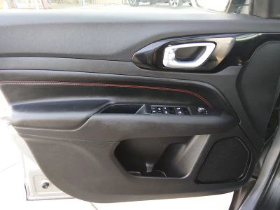 2022 Jeep Compass — photo 21 view