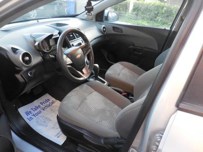 2016 Chevrolet Sonic - Photo 10