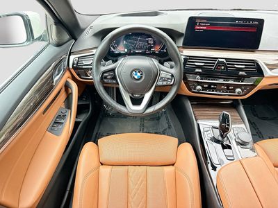 2022 BMW 5 Series - Photo 21