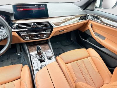 2022 BMW 5 Series - Photo 22