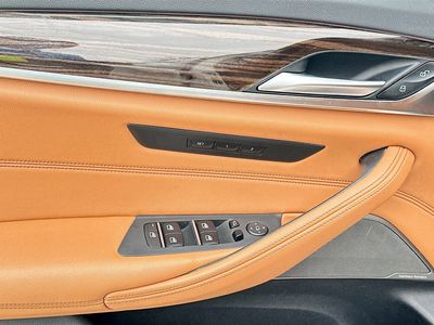 2022 BMW 5 Series - Photo 17
