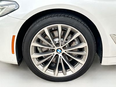 2022 BMW 5 Series - Photo 30