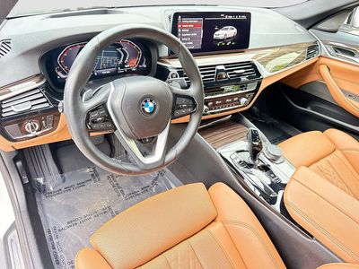 2022 BMW 5 Series - Photo 9