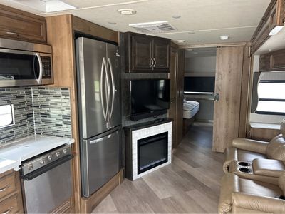 2021 Fleetwood Bounder - Photo 14