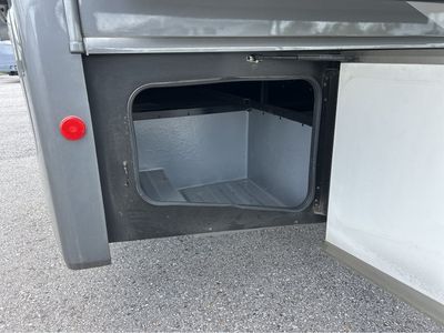 2021 Fleetwood Bounder - Photo 6