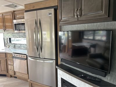 2021 Fleetwood Bounder - Photo 21