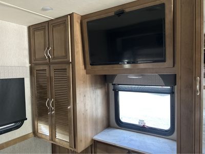 2021 Fleetwood Bounder - Photo 18
