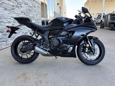 2025 Yamaha YZF-R7 - Photo 6