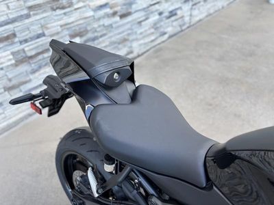 2025 Yamaha YZF-R7 - Photo 8