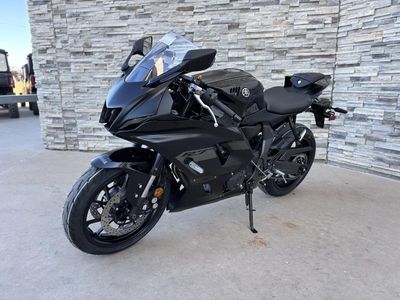 2025 Yamaha YZF-R7 - Photo 2