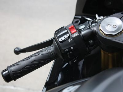 2026 Suzuki GSX-R750 - Photo 11