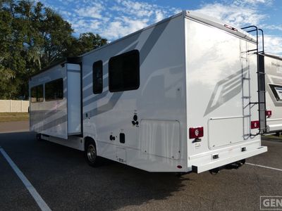 2026 Thor Motor Coach Pasadena SE - Photo 3