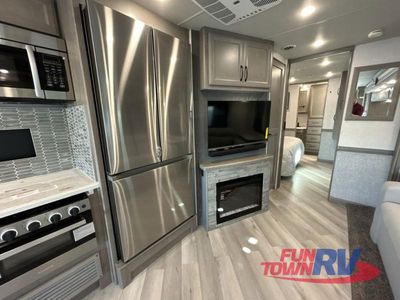 2024 Fleetwood RV Bounder - Photo 5
