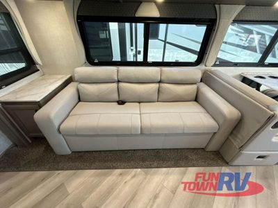 2024 Fleetwood RV Bounder - Photo 18