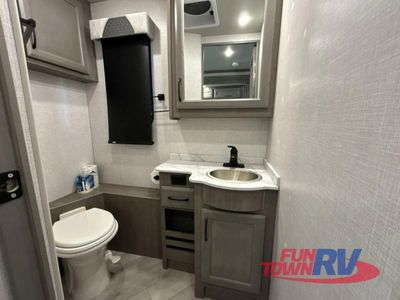 2024 Fleetwood RV Bounder - Photo 20