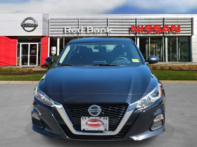 2019 Nissan Altima — side profile view