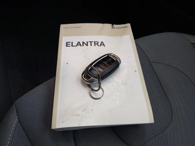 2023 Hyundai Elantra - Photo 15