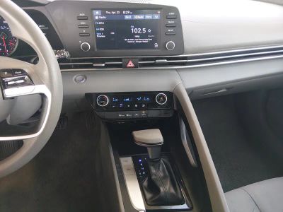 2023 Hyundai Elantra - Photo 20