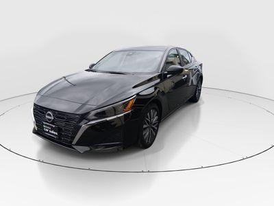 2025 Nissan Altima - Photo 3