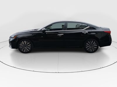 2025 Nissan Altima - Photo 4