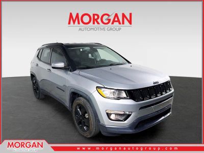 2018 Jeep Compass Altitude in Billet Silver Metallic Clearcoat — front three-quarter view