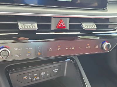 2026 Kia K5 — photo 25 view
