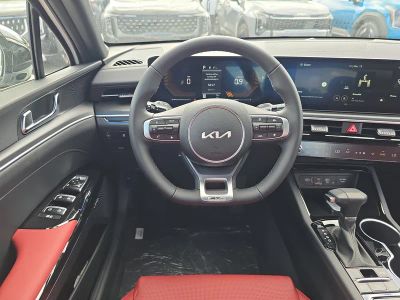 2026 Kia K5 — photo 13 view