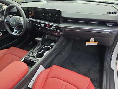 2026 Kia K5 — photo 11 view