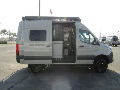 2025 Winnebago REVEL - Photo 15