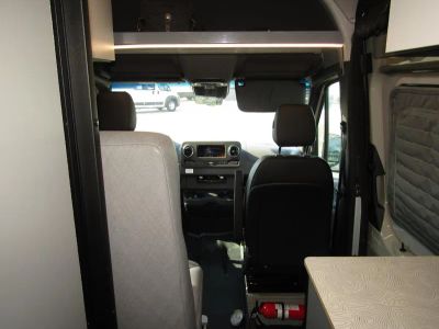 2025 Winnebago REVEL - Photo 4