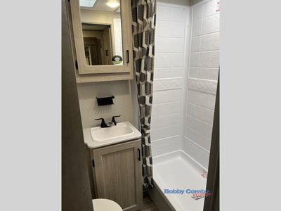 2025 Coachmen RV Catalina Legacy Edition - Photo 14