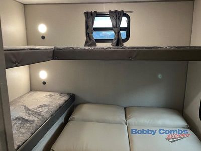 2025 Coachmen RV Catalina Legacy Edition - Photo 13