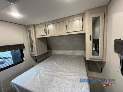 2025 Coachmen RV Catalina Legacy Edition - Photo 16