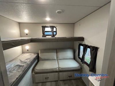 2025 Coachmen RV Catalina Legacy Edition - Photo 12