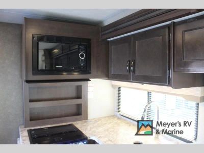 2020 Thor Motor Coach Freedom Elite — photo 36 view