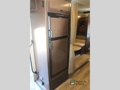 2020 Thor Motor Coach Freedom Elite — photo 37 view