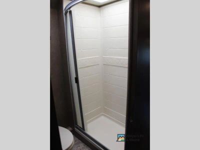 2020 Thor Motor Coach Freedom Elite — photo 46 view