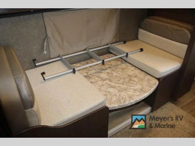 2020 Thor Motor Coach Freedom Elite — photo 39 view