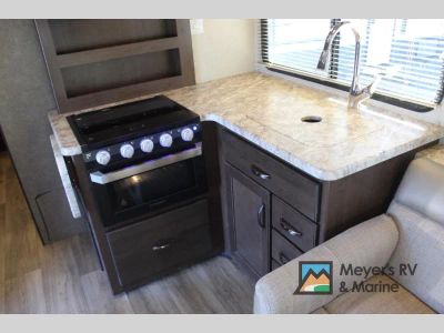 2020 Thor Motor Coach Freedom Elite — photo 35 view